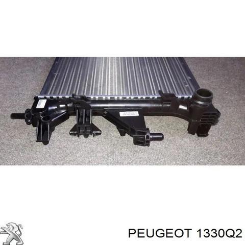 Радіатор системи охолодження двигуна 1330Q2 PEUGEOT