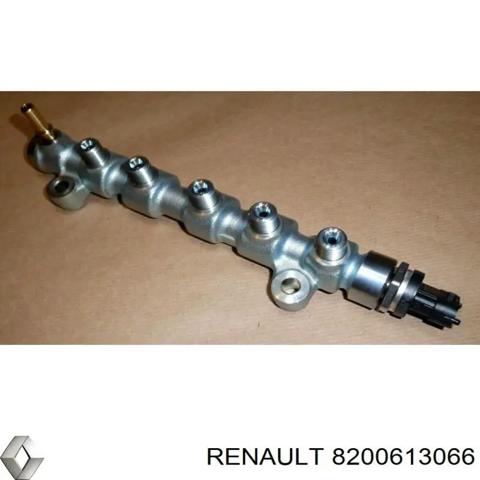 Паливна рампа 8200613066 RENAULT