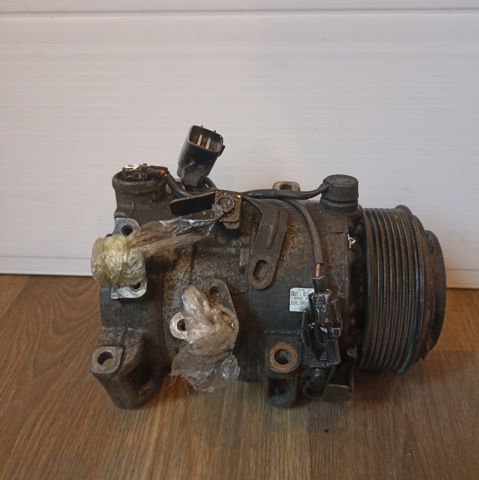 Компресор системи кондиціювання 8832048120 TOYOTA