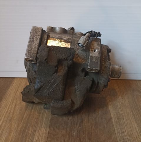 Компресор холодоагенту 883206A320 TOYOTA