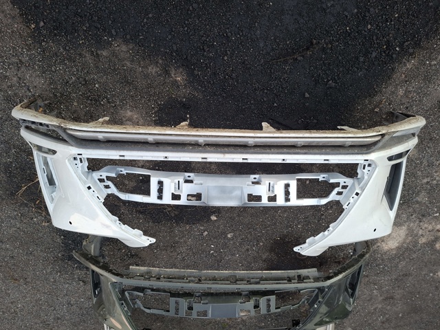 Бампер передній в зборі 5211948590 TOYOTA
