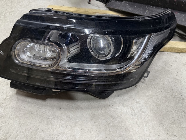 Основна фара в зборі ліва LR046926 LAND ROVER