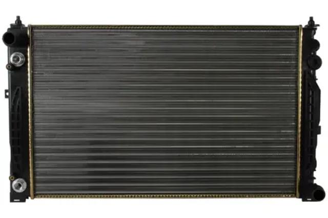 Радіатор двигуна 60498 NISSENS