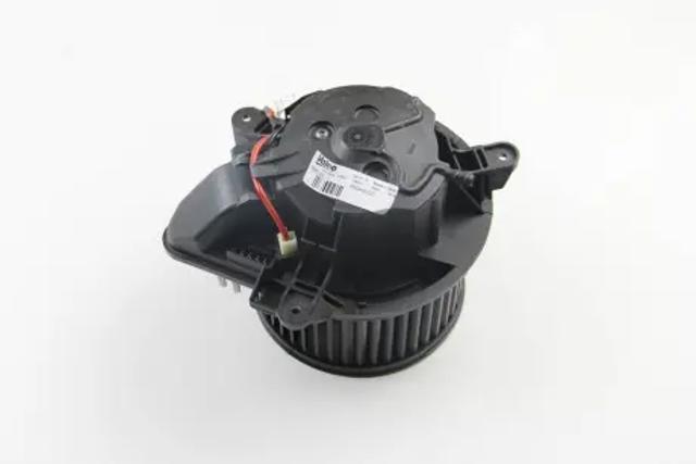 Моторчик пічки 698045 VALEO