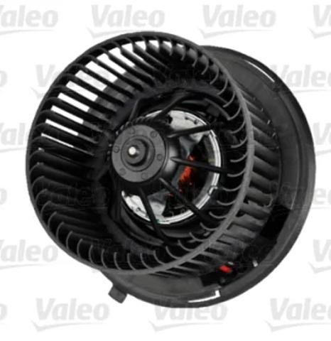 Двигун вентилятора пічки (обігрівача салону) 715239 VALEO