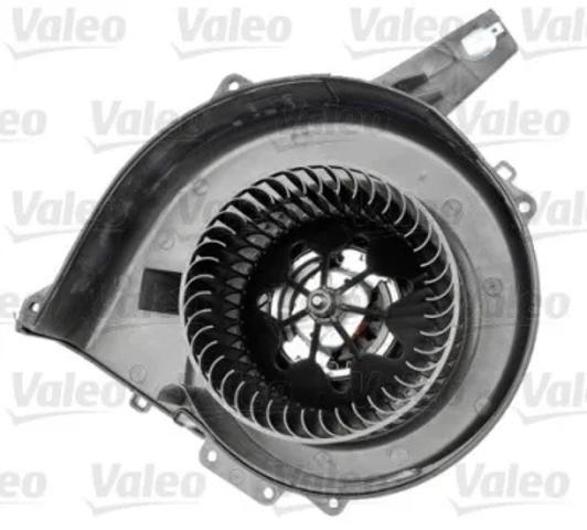 Двигун вентилятора пічки (обігрівача салону) 715240 VALEO