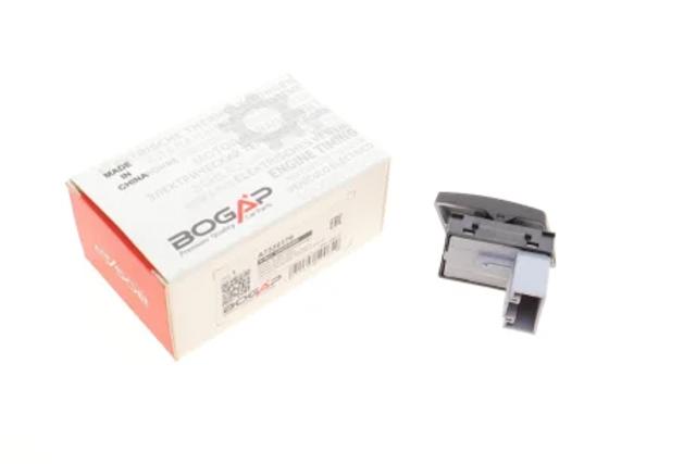 Кнопка підйомника заднього скла A7339179 BOGAP PREMIUM