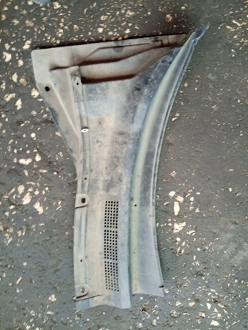 Водостік лобового скла, жабо 668628H900 NISSAN