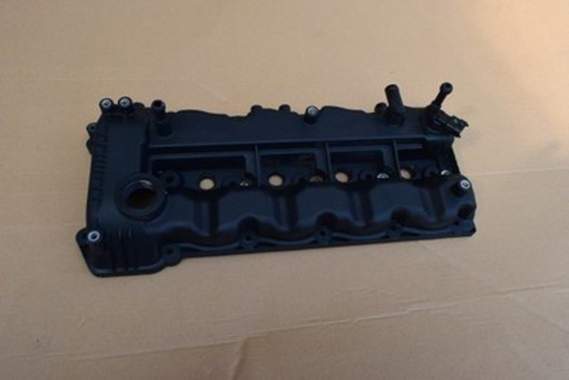Кришка клапанів 224102A700 HYUNDAI