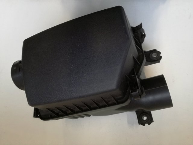 Корпус повітряного фільтра Хендай Ай 30