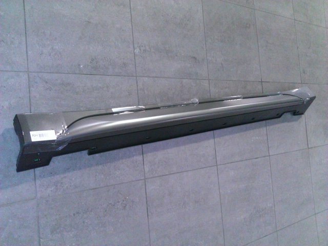Накладка зовнішня (молдинг) порога, правий 87752D7000CA HYUNDAI