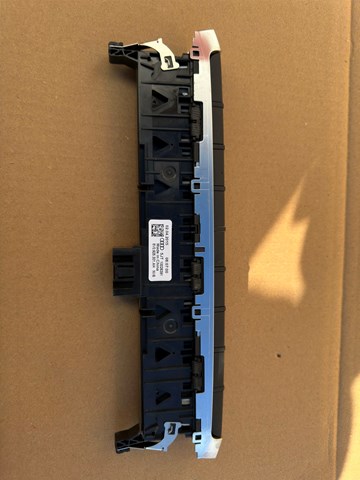 Блок кнопок центральної консолі 8V0925301AH VAG