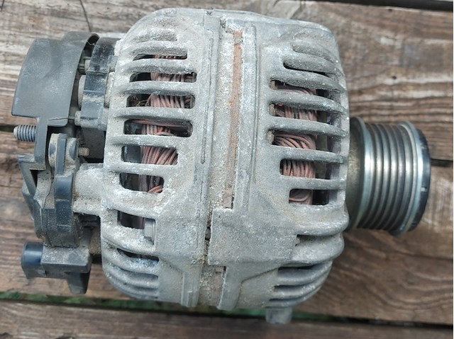 Авто генератор 028903028E VAG
