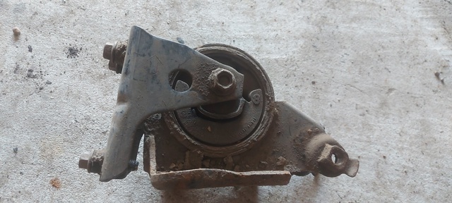 Опора двигуна задня 113208H800 NISSAN