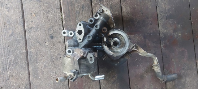 Радіатор масляний (холодильник), під фільтром 1240A053 MITSUBISHI