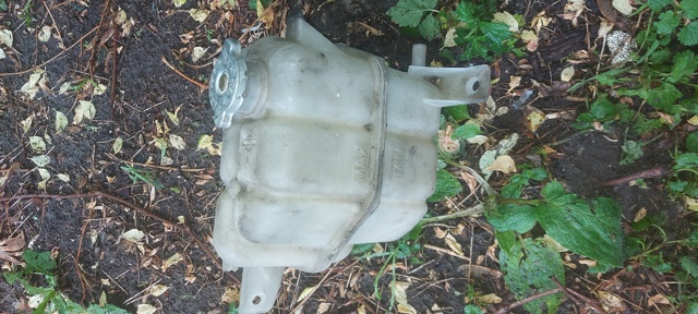 Бачок для води 21710EC01A NISSAN
