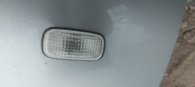 Повторювач повороту на крилі 2616095F0A NISSAN
