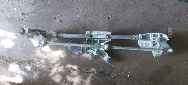 Трапеція щіток лобового скла 28800EB300 NISSAN