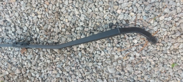 Важіль-поводок склоочисника лобового скла 2888195F0A NISSAN