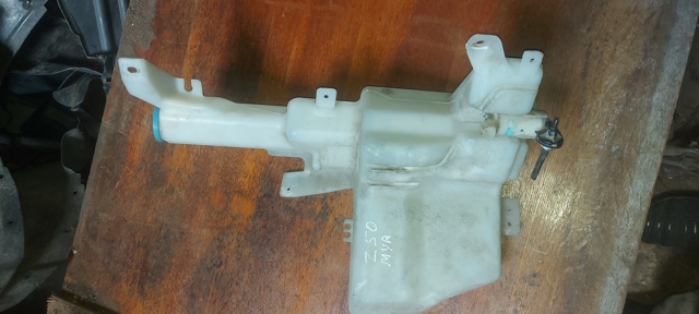 Бачок склоомивача 28910CA700 NISSAN