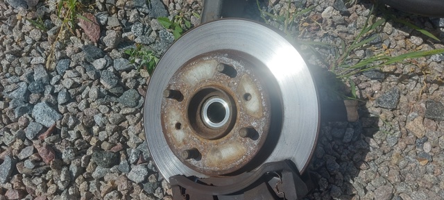 Диск гальмівний передній 4020695F0B NISSAN