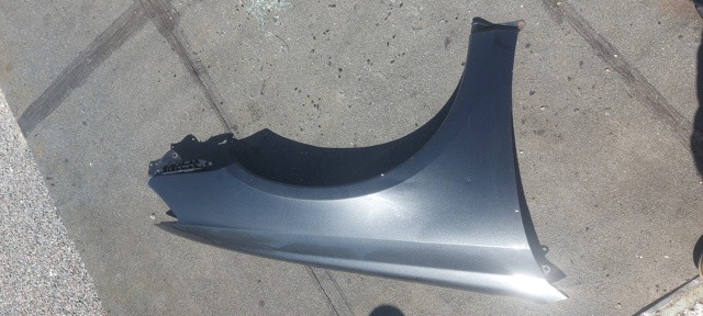 Переднє праве крило 57110AG0009P SUBARU