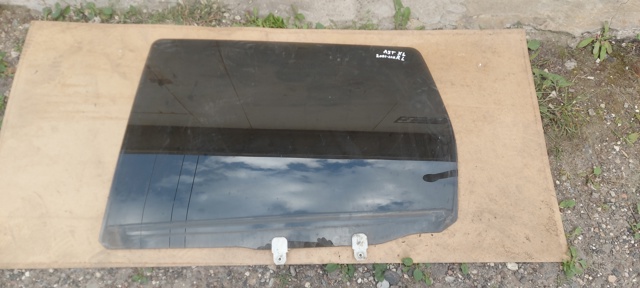 Скло заднє ліве 5736A011 MITSUBISHI