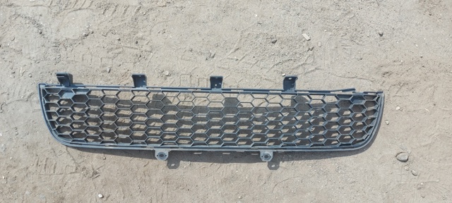 Решітка переднього бампера 6402A124 MITSUBISHI