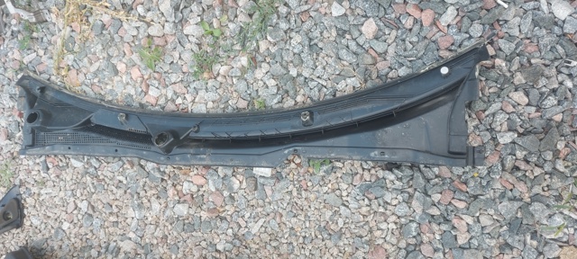 Водостік лобового скла, жабо 6683295F0B NISSAN
