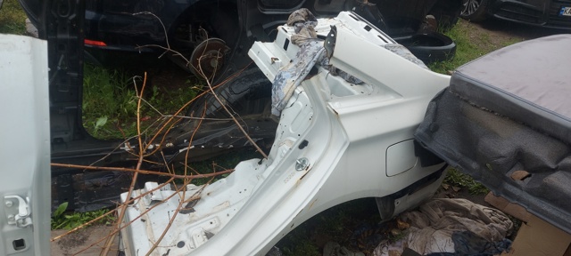 Крило заднє 715034RC00 HYUNDAI