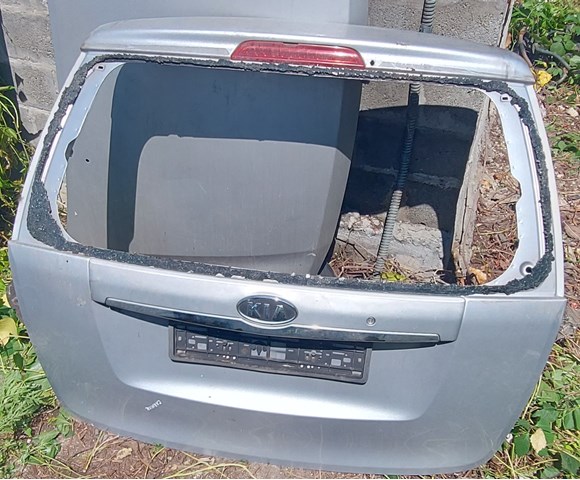 Двері багажника 737004D101 HYUNDAI