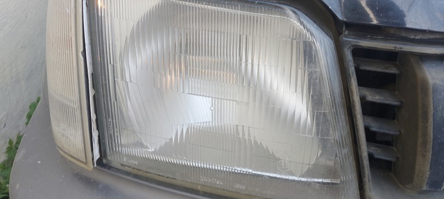 Права блок фара 8111060790 TOYOTA