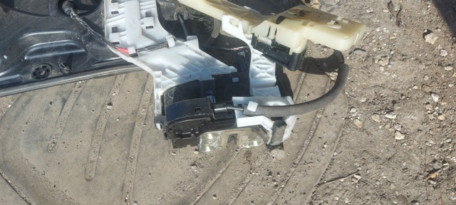 Замок задньої двері, лівої 814103S000 HYUNDAI