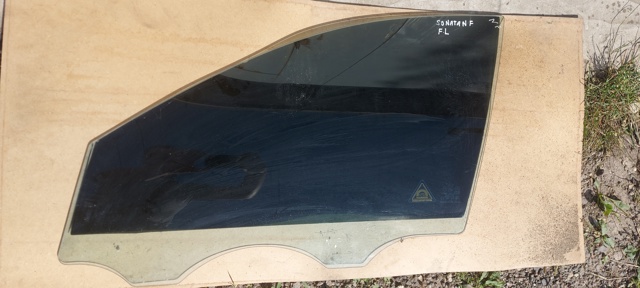 Вікно (передніх дверей) двері 824113K000 HYUNDAI