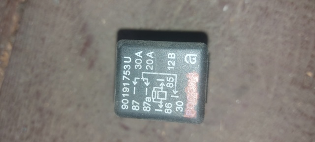 Реле електробензонасосу 90191753 GM
