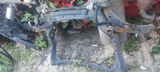 Підрамник передній EG213480XE MAZDA