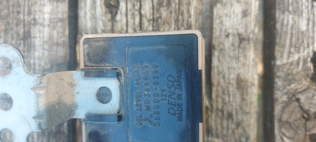 Реле датчика рівня олії MD369969 MITSUBISHI