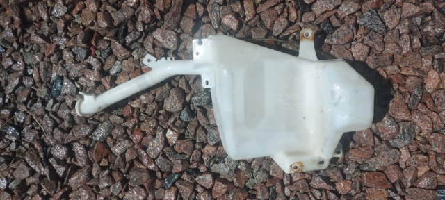 Бачок омивача скла MN182568 MITSUBISHI