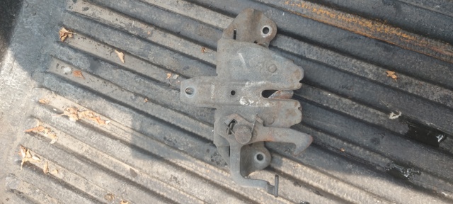 Запор капота (замок і привід замка капота) MR144487 MITSUBISHI