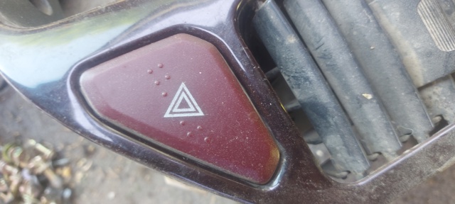 Кнопка аварійної сигналізації MR402662 MITSUBISHI