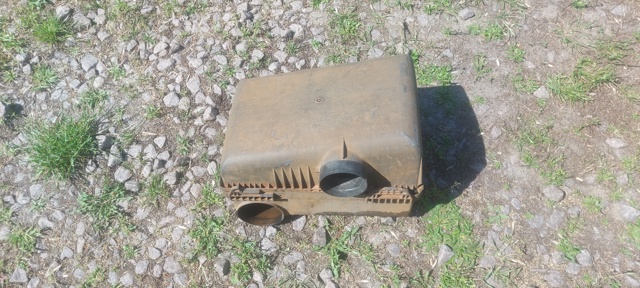 Корпус повітряного фільтра, нижня частина MR404841 MITSUBISHI