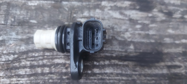 Датчик імпульсів PE0118221 MAZDA