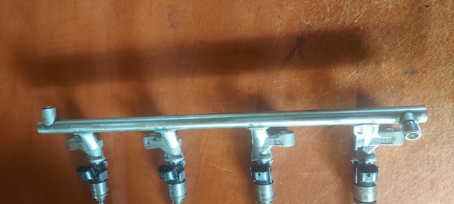 Паливна рампа PX9R13150 MAZDA