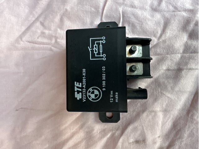 Реле поворотів 9198302 BMW