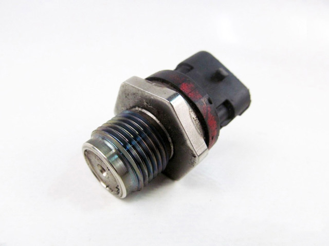 Датчик тиску палива 0281002840 NISSAN