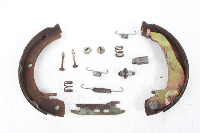 Колодки стоянкового гальма 044950F010 TOYOTA