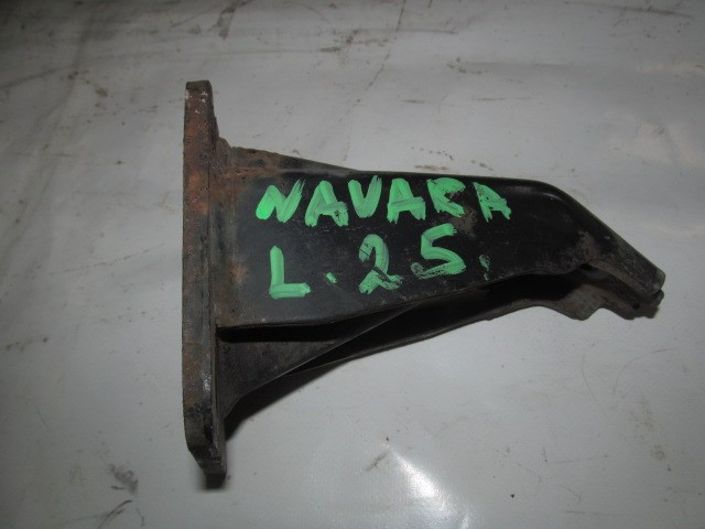 Кронштейн подушки (опори) двигуна, лівої 11233EB300 NISSAN