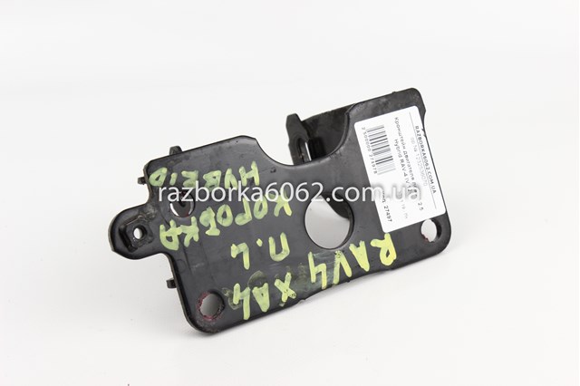 Кронштейн подушки (опори) двигуна, лівої 1232536070 TOYOTA