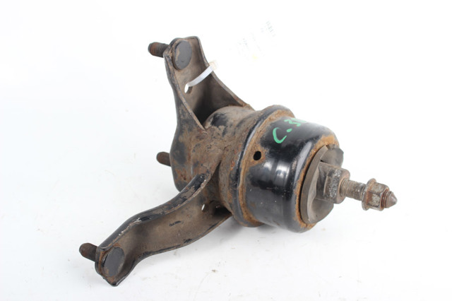 Права опора двигуна 1236228100 TOYOTA