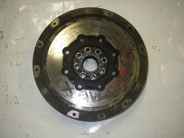 Маховик двигуна 134500W050 TOYOTA